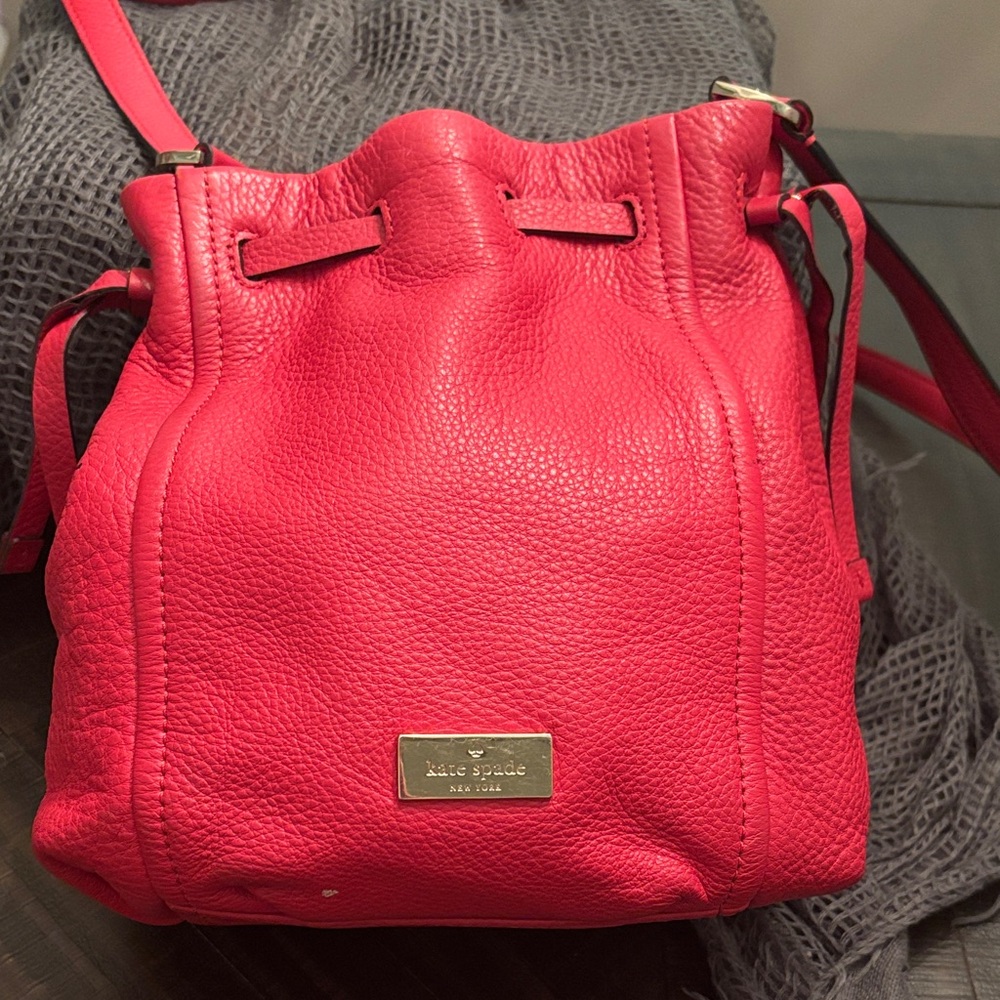 Kate Spade Vibrant Red Bucket Bag and Wallet Set - Picture 2 of 16